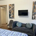 Comfort ゲストハウス 3*